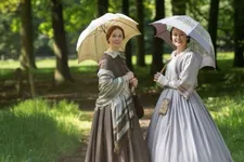 Emily with sister Vinnie (Jennifer Ehle): "They loved each other very very deeply, I think. I come from a family of ten and I know when people argue they just argue."